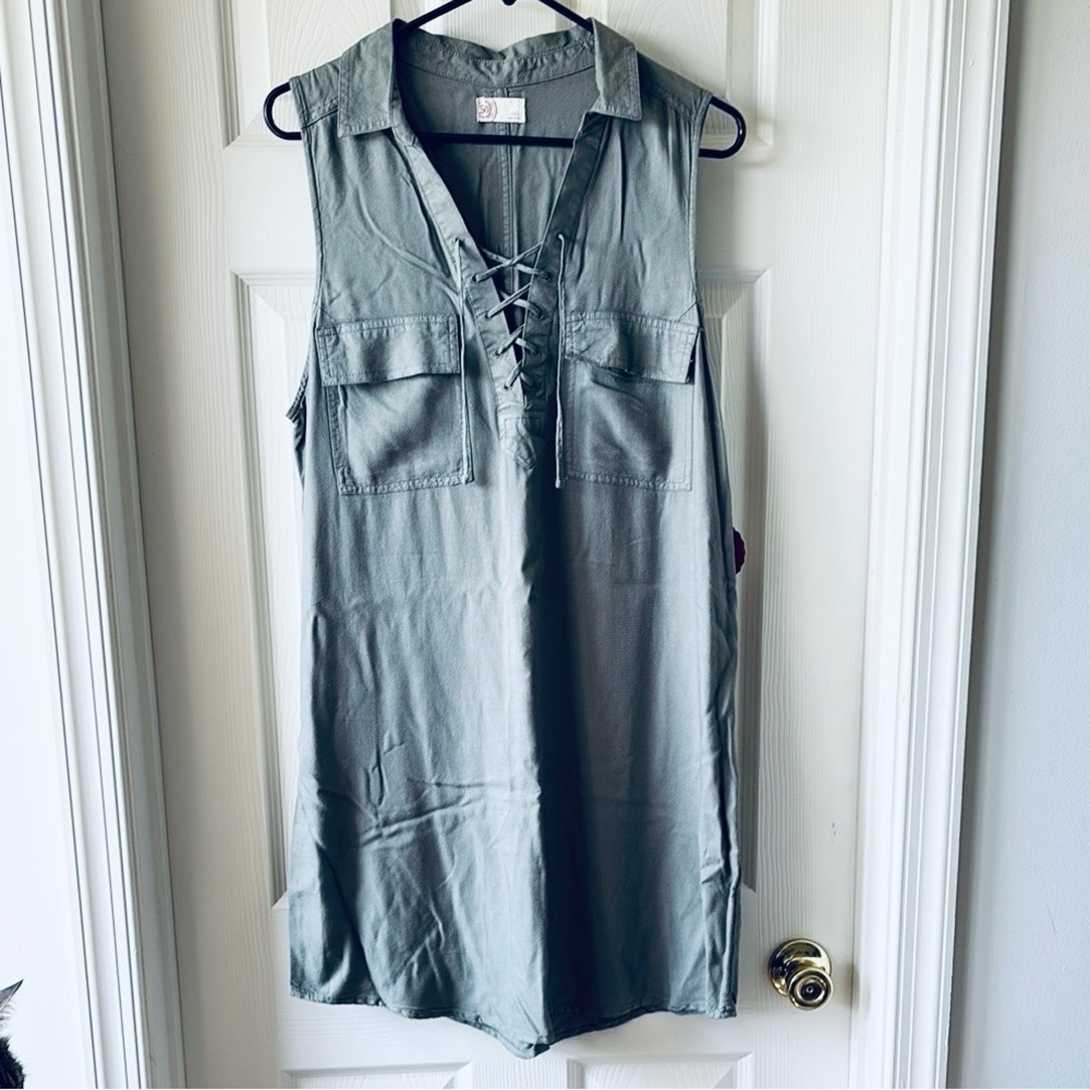 SO Green Sleeveless Tie Front Sundress